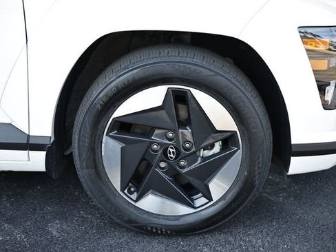 Used 2024 Hyundai Kona SEL FWD image 4