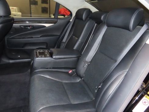 Used 2013 Lexus LS 460 L image 19