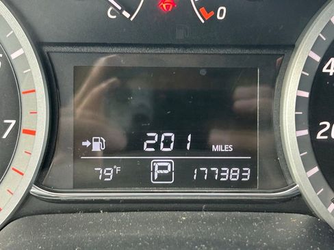 Used 2015 Nissan Sentra SL FWD image 24
