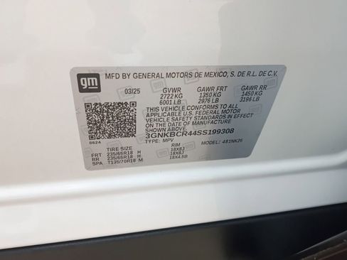 Used 2025 Chevrolet Blazer LT FWD image 3