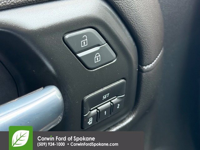Used 2020 Chevrolet Silverado 3500 High Country w/ Technology Package AWD/4WD image 22