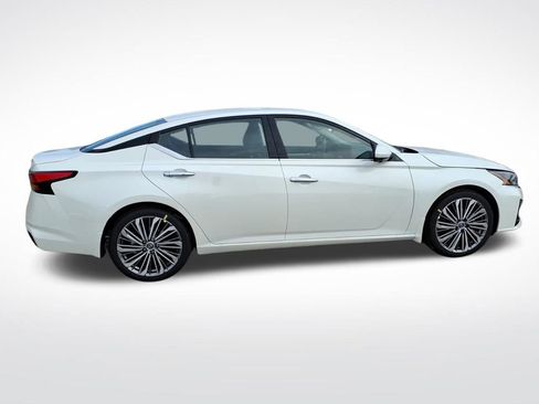 New 2025 Nissan Altima 2.5 SL image 8