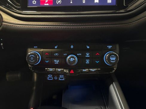 Used 2021 Dodge Durango R/T w/ Blacktop Package image 26