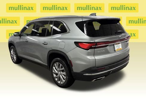 Used 2025 Buick Enclave Preferred image 12