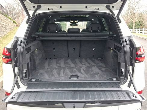 Used 2024 BMW X5 xDrive40i w/ Parking Assistance Package image 27