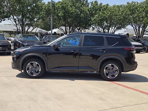 Used 2025 Nissan Rogue SV FWD image 12