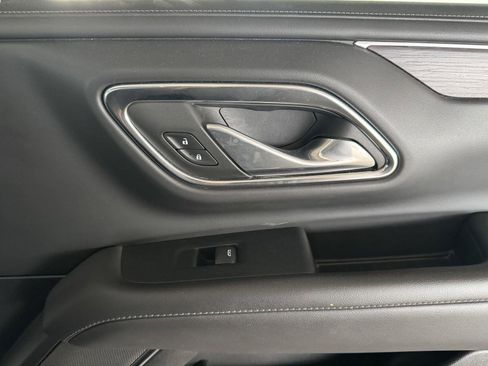 Used 2024 Chevrolet Suburban LT image 39