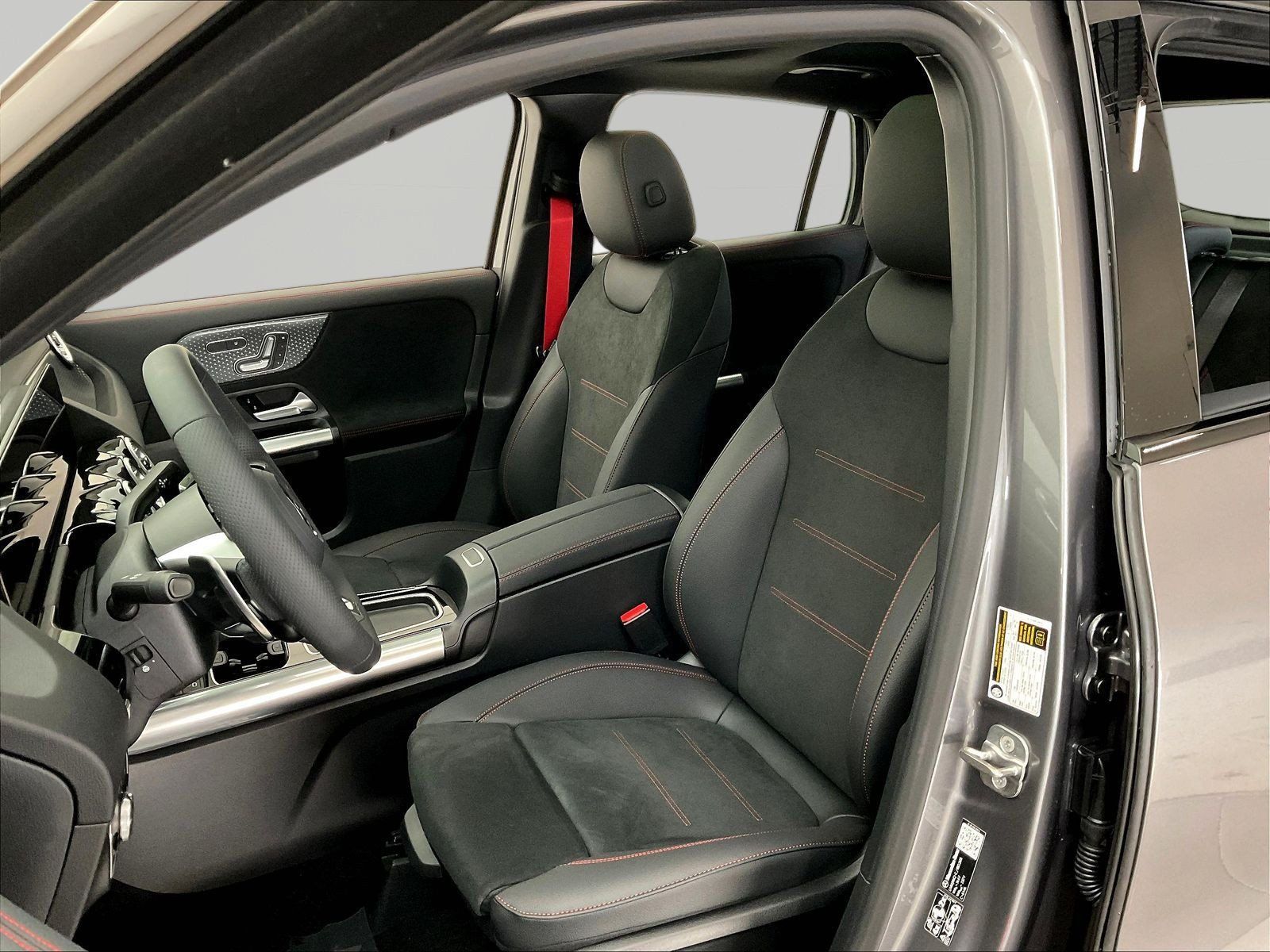 New 2026 Mercedes-Benz GLA 35 AMG 4MATIC image 16