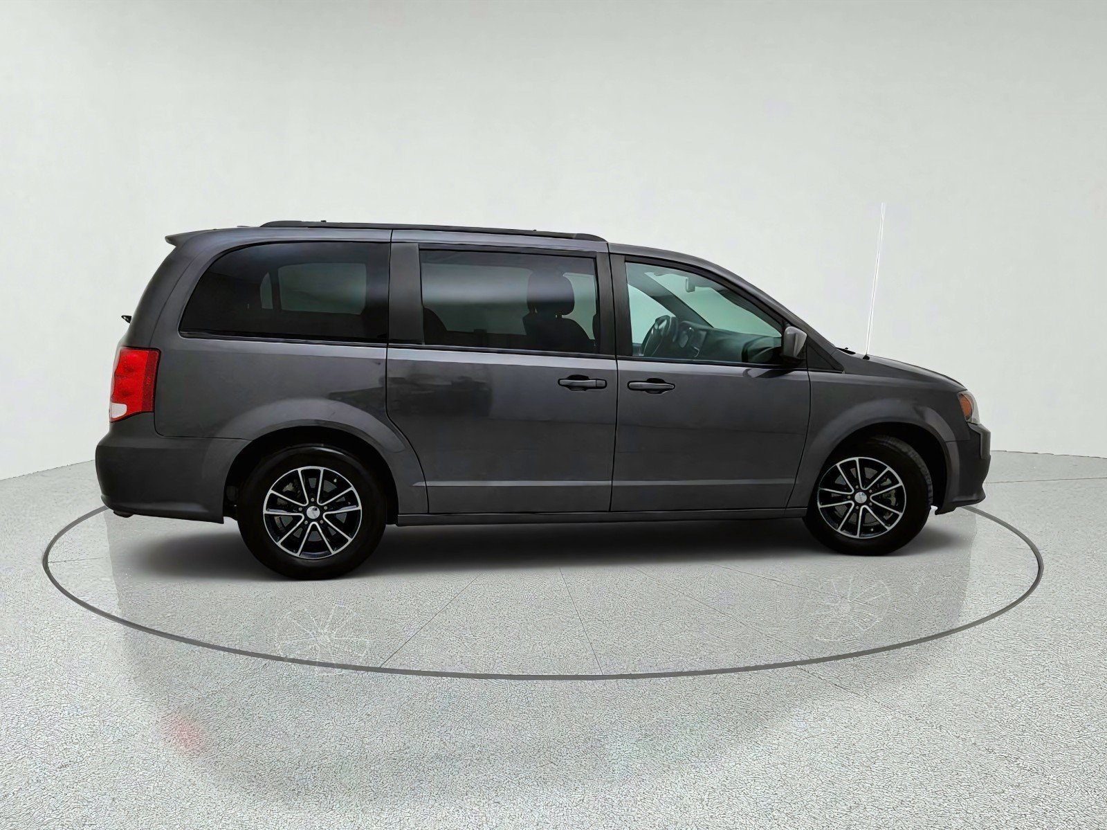 Used 2019 Dodge Grand Caravan GT FWD image 7