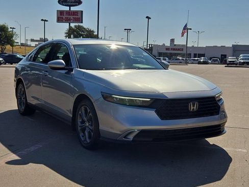 Used 2024 Honda Accord EX image 3