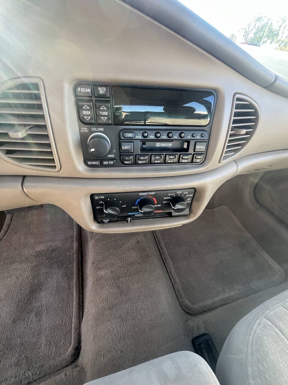 Used 1999 Buick Century Custom FWD image 15
