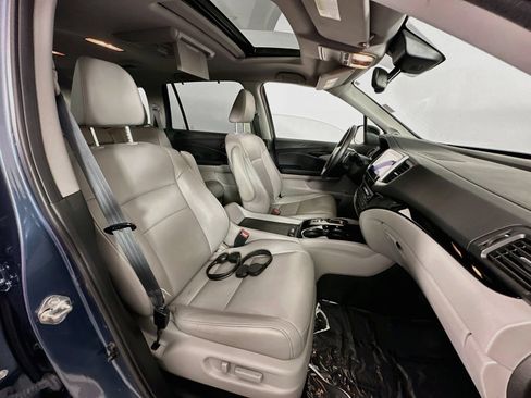Used 2018 Honda Pilot Touring image 32