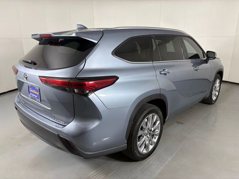 Used 2021 Toyota Highlander Limited image 8