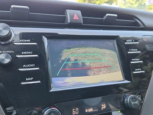 Used 2019 Toyota Camry LE FWD image 20