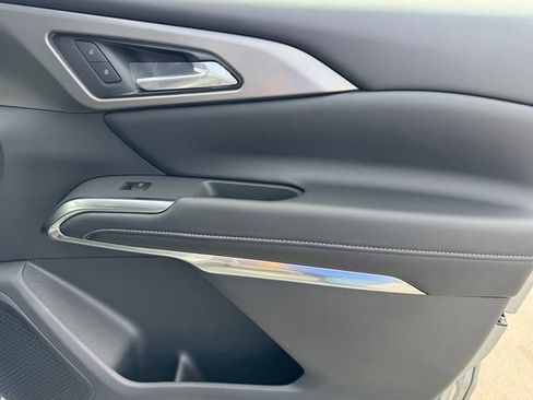 New 2026 Chevrolet Traverse LT w/ Driver Confidence Package FWD image 8