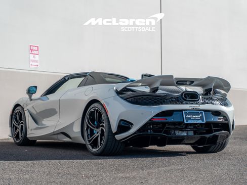 Used 2026 McLaren 750S Spider RWD image 5