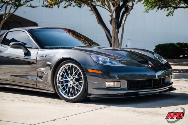 Used 2009 Chevrolet Corvette ZR1 w/ Preferred Equipment Group RWD image 42