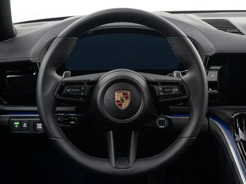 Used 2024 Porsche Panamera 4 image 30