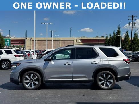 Used 2025 Honda Pilot Touring image 8