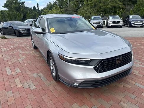 Used 2024 Honda Accord EX image 19