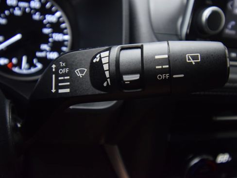 Used 2023 Nissan Rogue SV AWD/4WD image 36