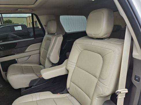 Used 2023 Lincoln Navigator Reserve AWD/4WD image 28