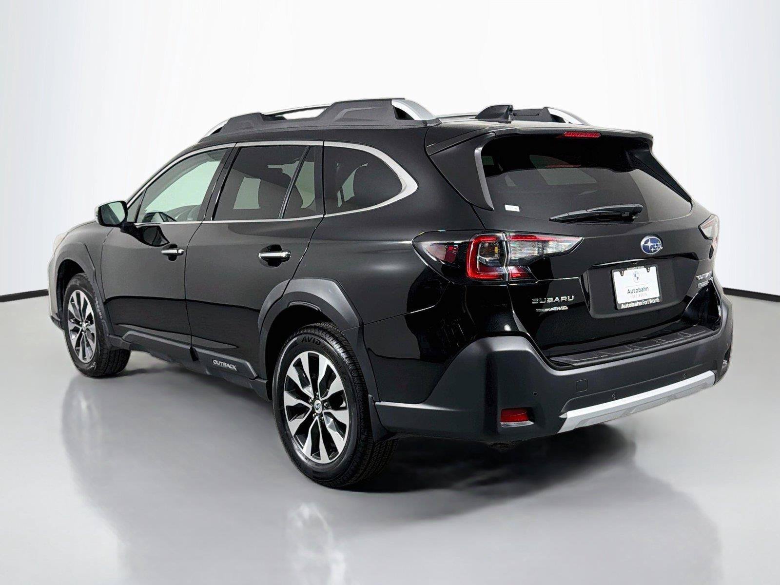 Used 2024 Subaru Outback Touring AWD/4WD image 7