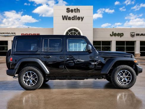 Used 2025 Jeep Wrangler Unlimited Sport AWD/4WD image 8