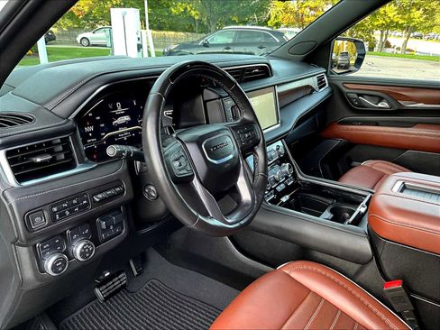 Used 2024 GMC Yukon Denali Ultimate image 8