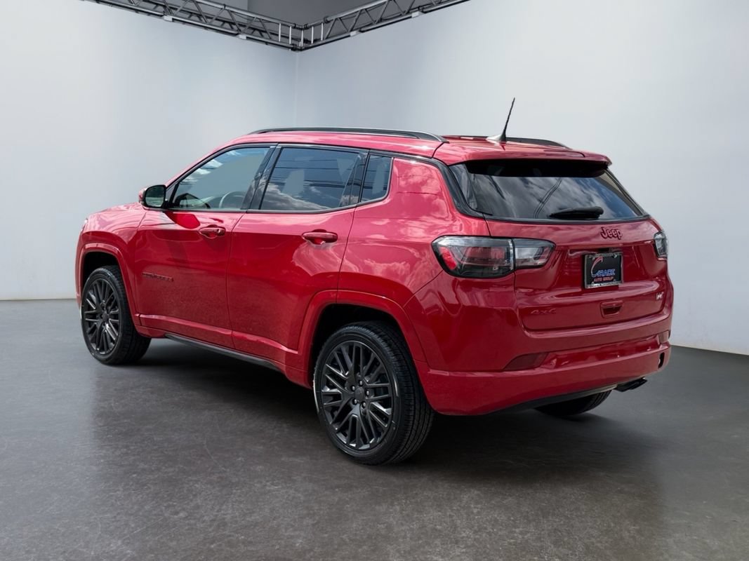 Used 2022 Jeep Compass Limited w/ (RED) Package AWD/4WD image 7