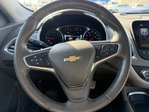 Used 2017 Chevrolet Malibu LT w/ Leather Package FWD image 12