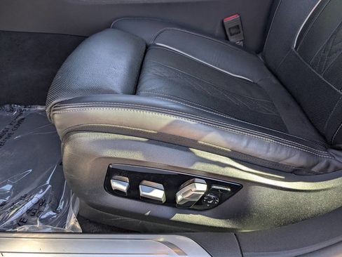 Used 2019 BMW 750i xDrive image 21