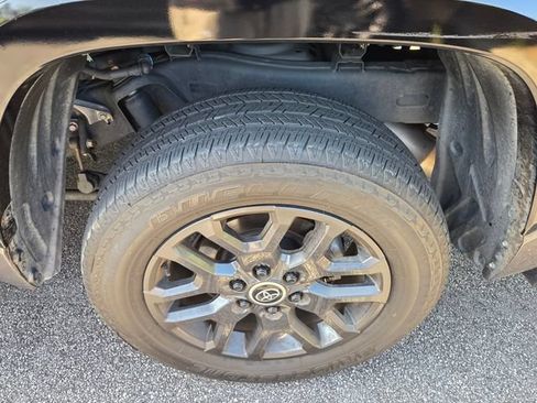 Used 2024 Toyota Tundra Platinum AWD/4WD image 5