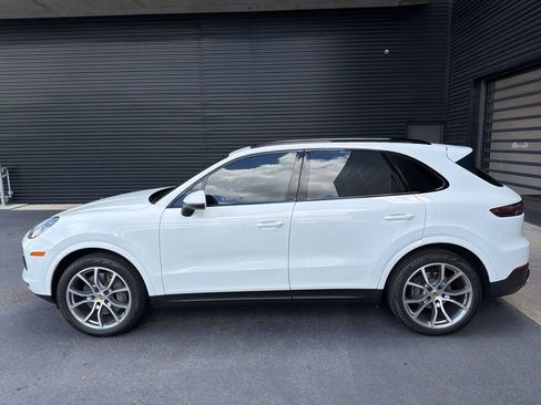 Certified 2019 Porsche Cayenne S image 2