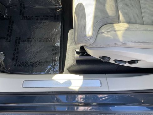 Used 2023 Volvo XC90 T8 Ultimate w/ Lounge Package AWD/4WD image 17