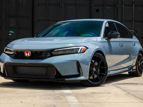 Used 2025 Honda Civic Type R image 1