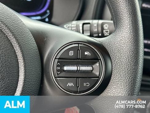 Used 2025 Kia Soul LX w/ LX Technology Package FWD image 30