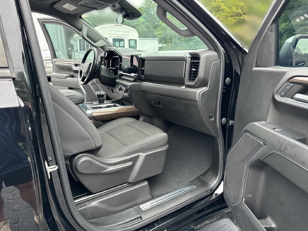 Used 2023 Chevrolet Silverado 1500 LT RWD image 30