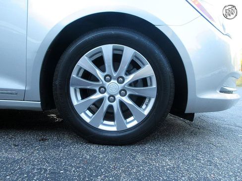 Used 2015 Buick LaCrosse image 30