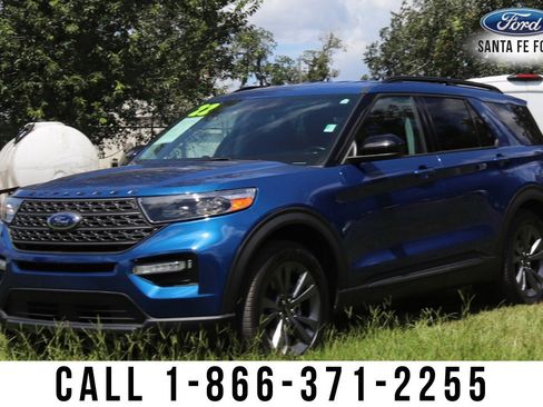 Used 2022 Ford Explorer XLT w/ Equipment Group 202A image 4