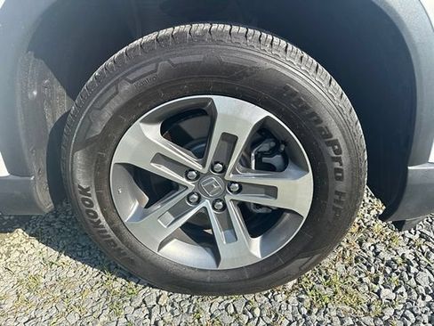 Used 2025 Honda Pilot EX-L image 9