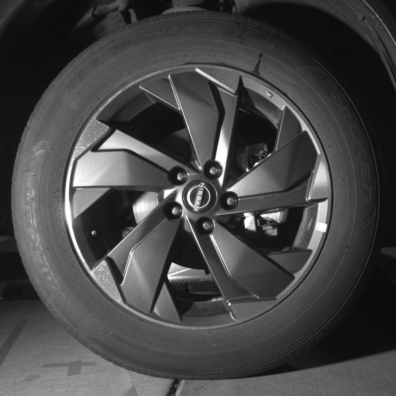Used 2025 Nissan Rogue SV FWD image 15