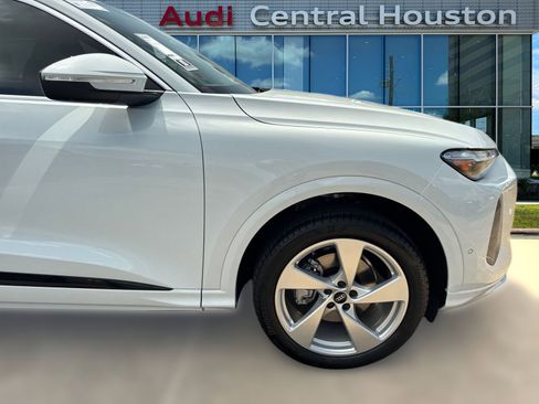 New 2025 Audi Q5 Premium Plus image 12