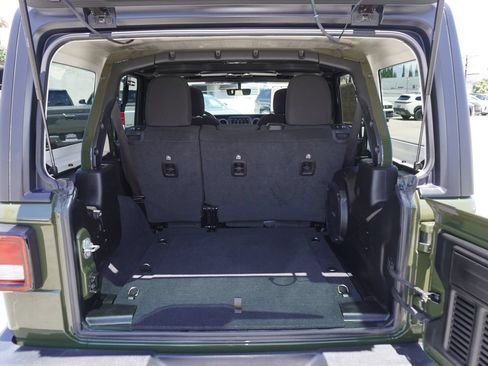 Used 2022 Jeep Wrangler Unlimited Sport AWD/4WD image 8