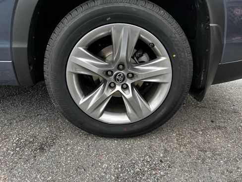 Used 2016 Toyota Highlander Limited Platinum image 10