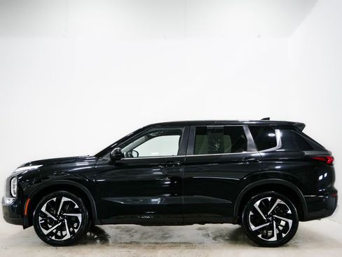 Used 2024 Mitsubishi Outlander SE image 5