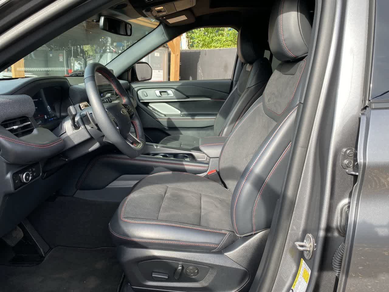 Used 2025 Ford Explorer ST w/ Sun And Sound Package AWD/4WD image 14