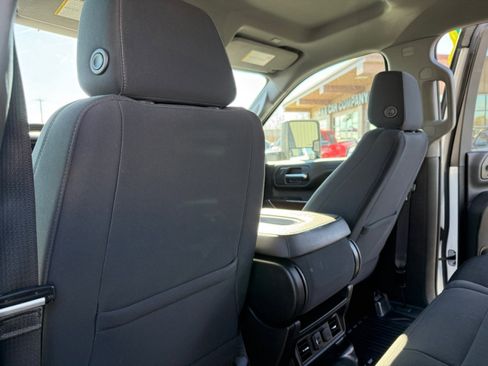 Used 2022 GMC Sierra 2500 SLE w/ SLE Value Package; image 18