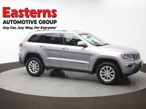 Used 2021 Jeep Grand Cherokee Laredo AWD/4WD image 45