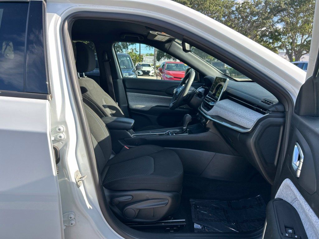 Used 2024 Jeep Compass Sport AWD/4WD image 40